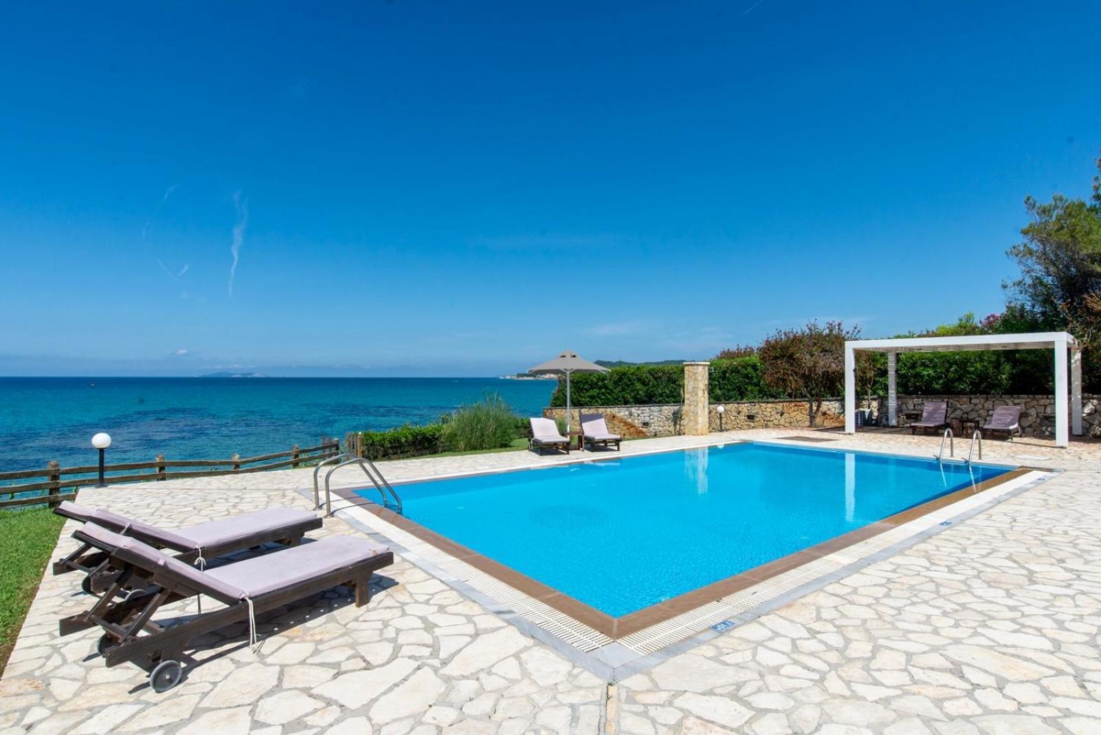 Beachfront Villa Victoras - With Private Beach Sidari  Exterior photo