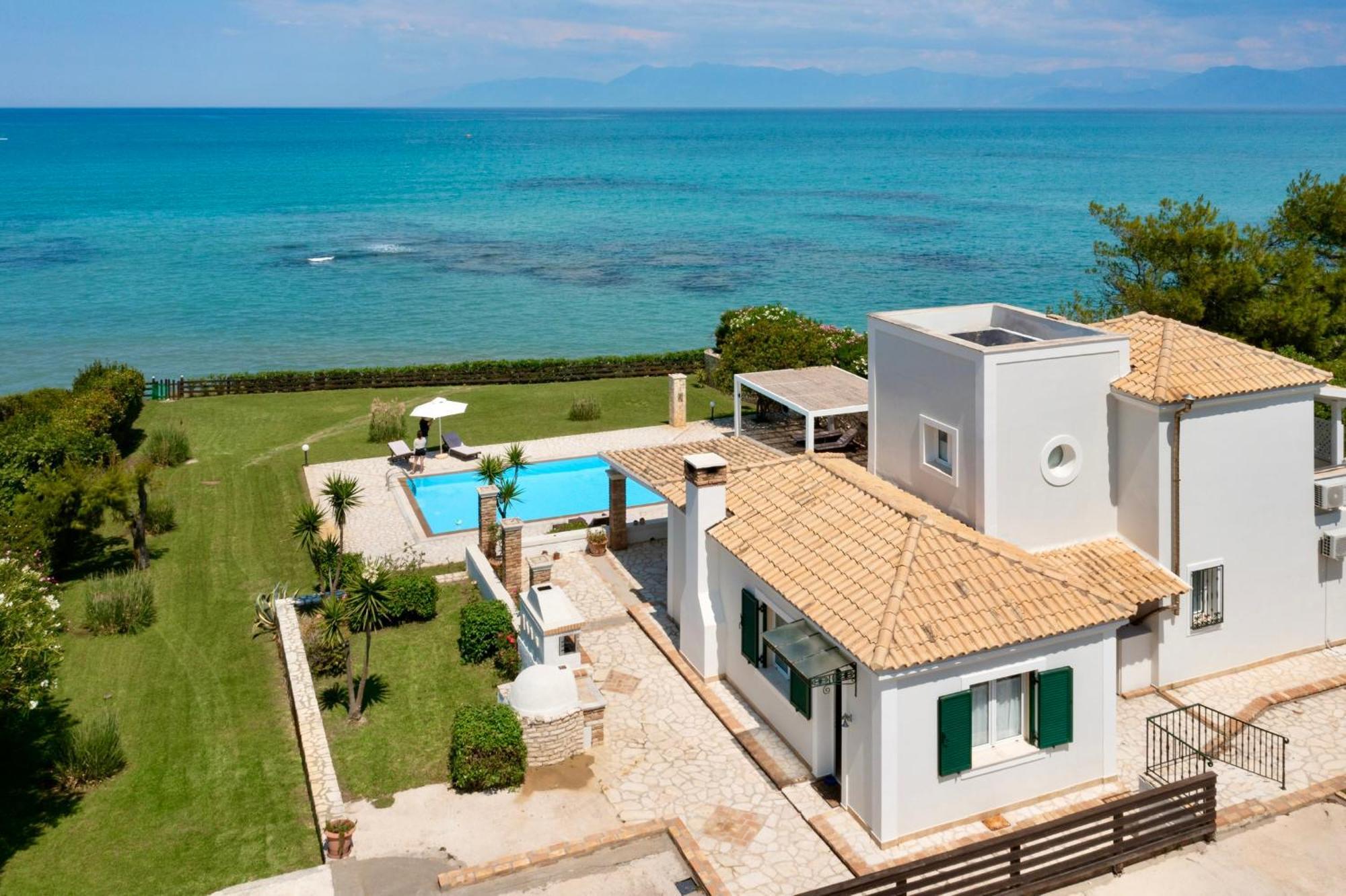 Beachfront Villa Victoras - With Private Beach Sidari  Exterior photo